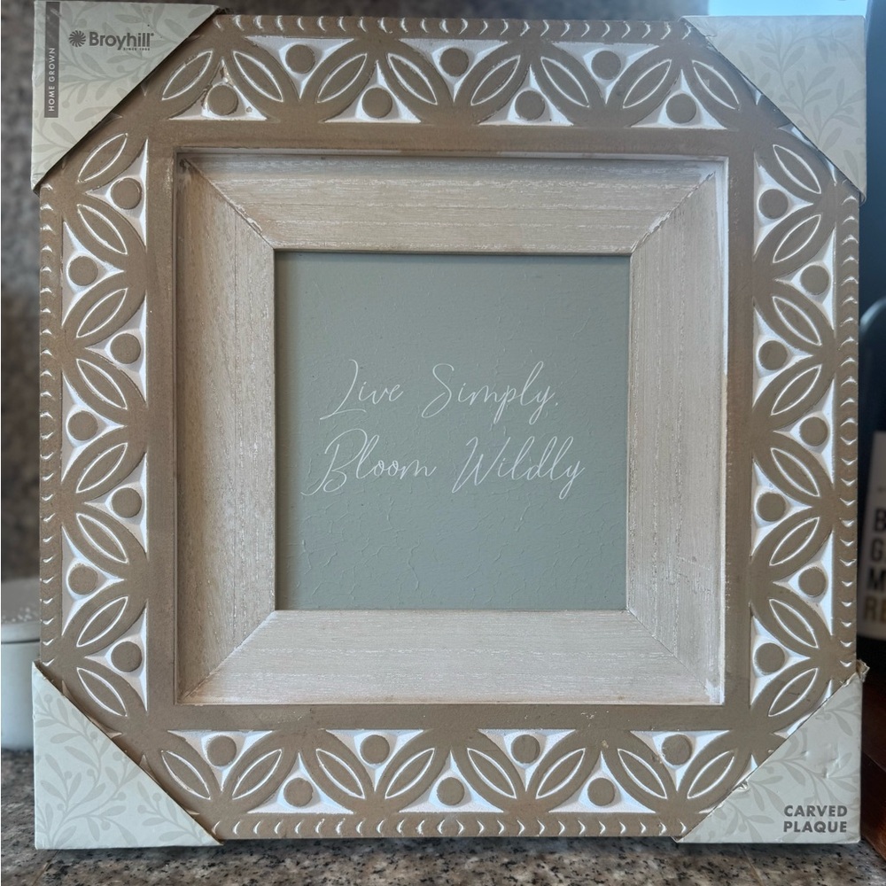 Broyhill Wood Carved Whitewash 14x14 “Live Simply Bloom Wildly” Wall Decor